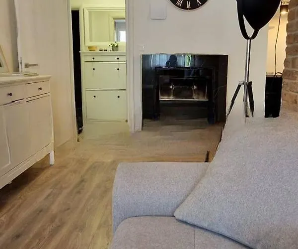 Lägenhet Two Bedroom Cosy Split
