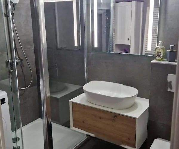 Two Bedroom Cosy *